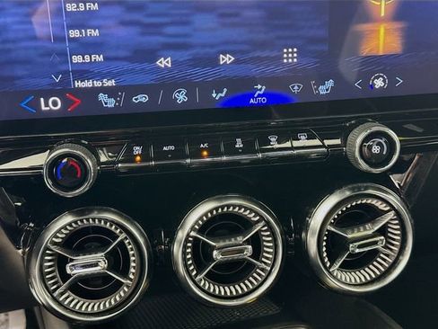 Used 2024 Chevrolet Blazer EV LT AWD/4WD image 17