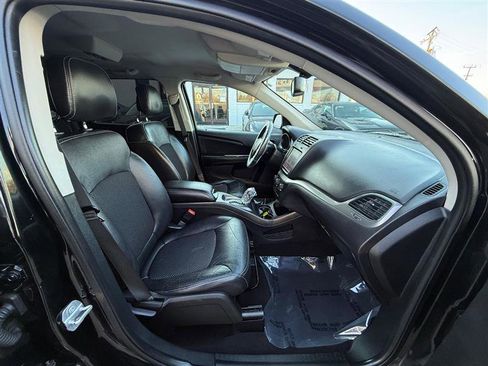 Used 2018 Dodge Journey Crossroad w/ Driver Convenience Group image 34