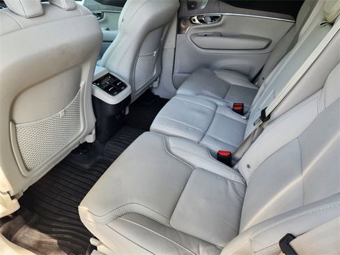 Used 2025 Volvo XC90 B6 Ultra w/ Lounge Package image 30