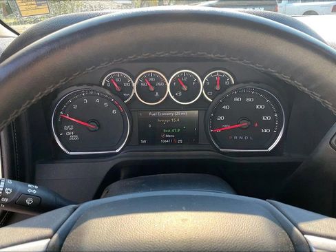 Used 2022 Chevrolet Silverado 1500 LT AWD/4WD image 17