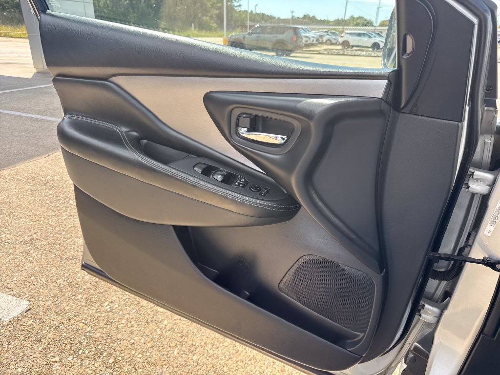 Used 2020 Nissan Murano SV AWD/4WD image 22