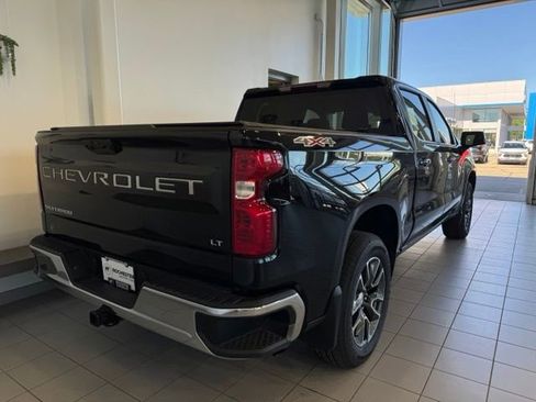 Used 2023 Chevrolet Silverado 1500 LT AWD/4WD image 32