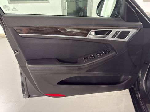 Used 2020 Genesis G80 3.8 RWD image 19
