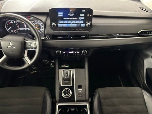 Used 2024 Mitsubishi Outlander SE image 33