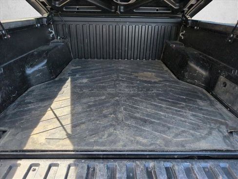 Used 2019 Toyota Tacoma SR5 AWD/4WD image 6