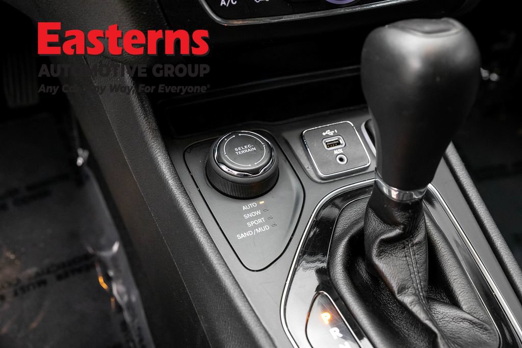 Used 2019 Jeep Cherokee Limited AWD/4WD image 22