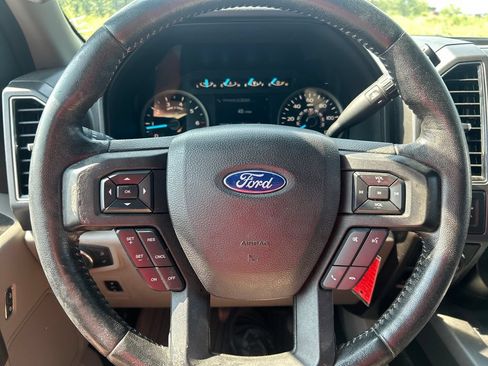 Used 2019 Ford F150 XLT w/ Equipment Group 302A Luxury AWD/4WD image 20
