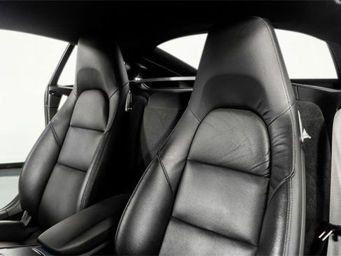 Used 2017 Porsche 718 Cayman Base image 3