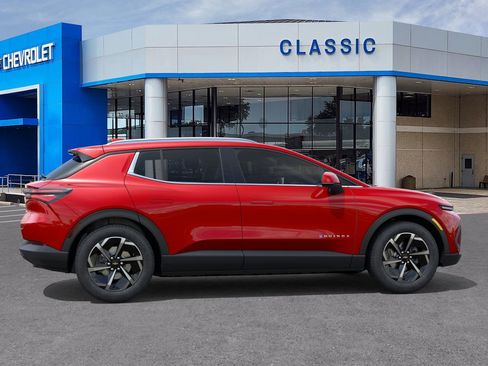 New 2026 Chevrolet Equinox EV LT image 5