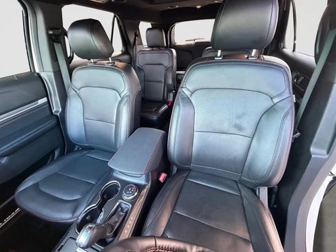 Used 2016 Ford Explorer Sport w/ Equipment Group 401A AWD/4WD image 13