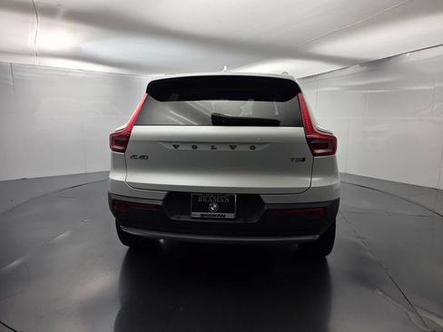 Used 2022 Volvo XC40 T5 Momentum w/ Premium Package AWD/4WD image 5