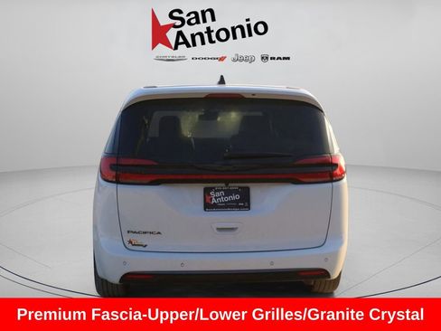 New 2026 Chrysler Pacifica Select image 7