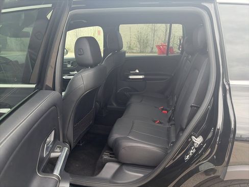 Used 2024 Mercedes-Benz GLB 250 image 16