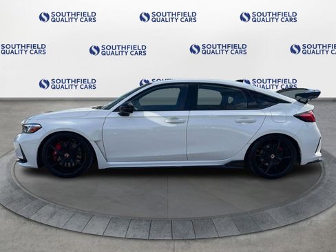 Used 2024 Honda Civic Type R image 3