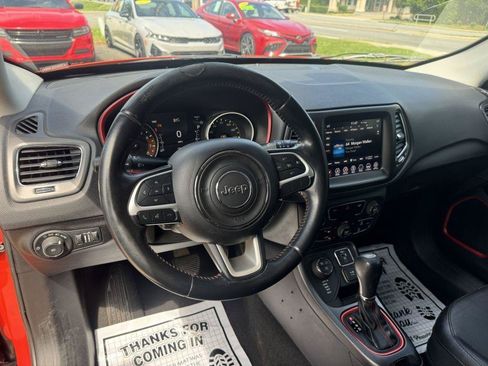Used 2020 Jeep Compass Trailhawk AWD/4WD image 16