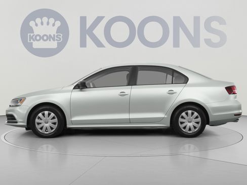 Used 2019 Volkswagen Jetta S w/ Driver Assistance Package FWD image 2