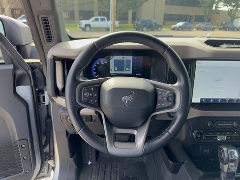 Used 2023 Ford Bronco Wildtrak AWD/4WD image 11
