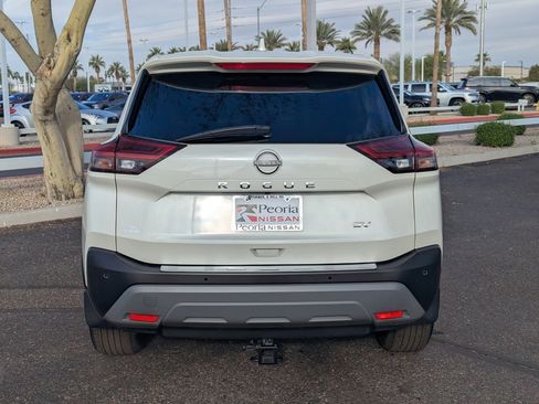 Certified 2023 Nissan Rogue SV image 5
