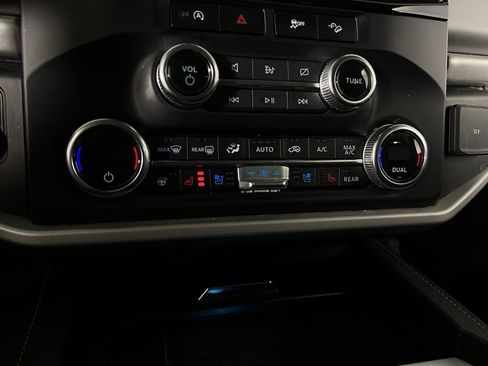 Used 2024 Ford Expedition Max XLT image 16