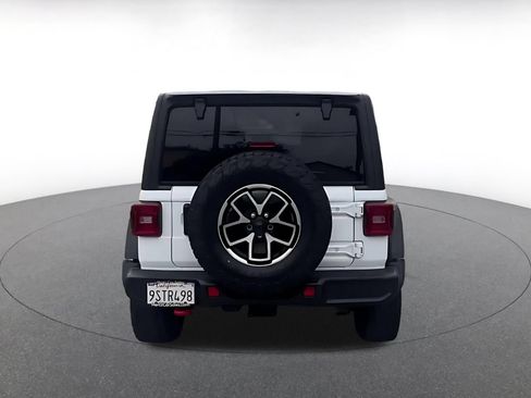 Used 2025 Jeep Wrangler Unlimited Rubicon AWD/4WD image 11
