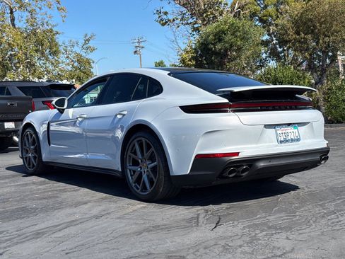 Used 2025 Porsche Panamera image 11