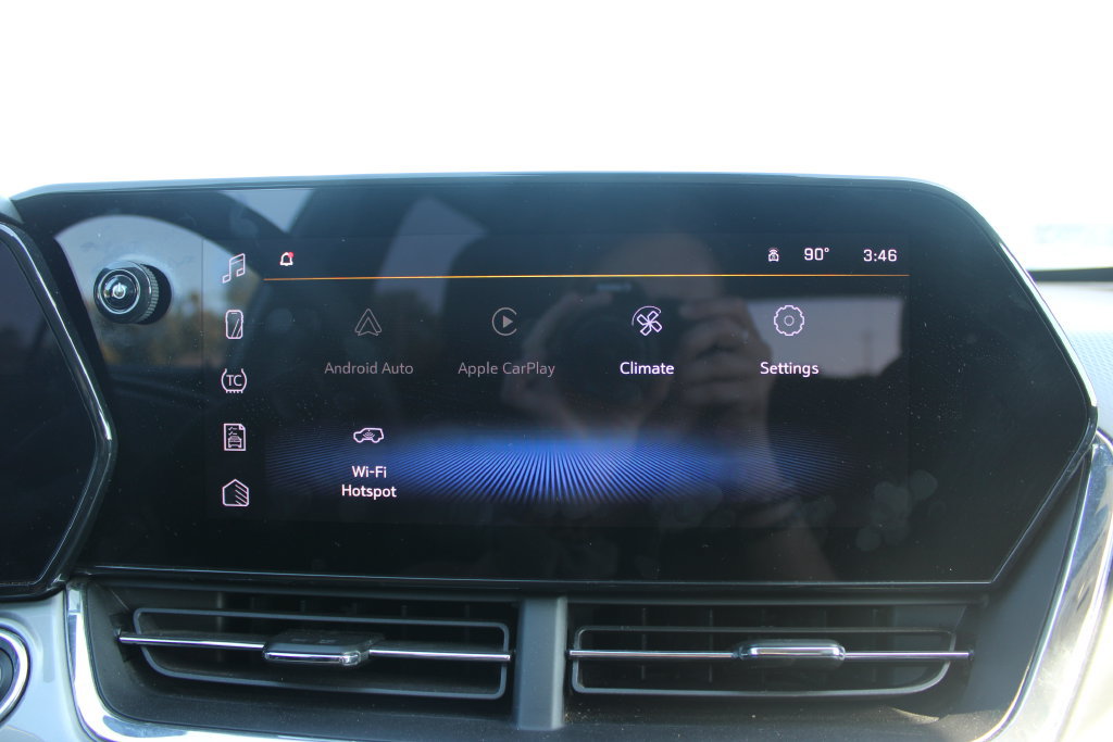 Used 2025 Chevrolet Trax LT FWD image 38