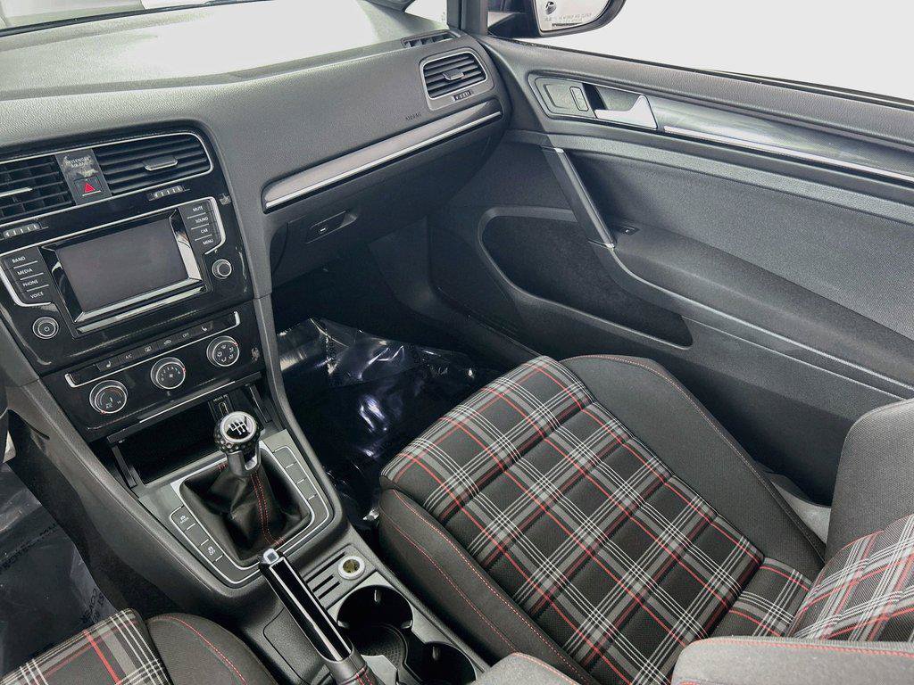 Used 2015 Volkswagen GTI S FWD image 21