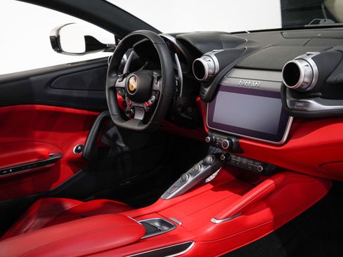 Used 2018 Ferrari GTC4Lusso T RWD image 14