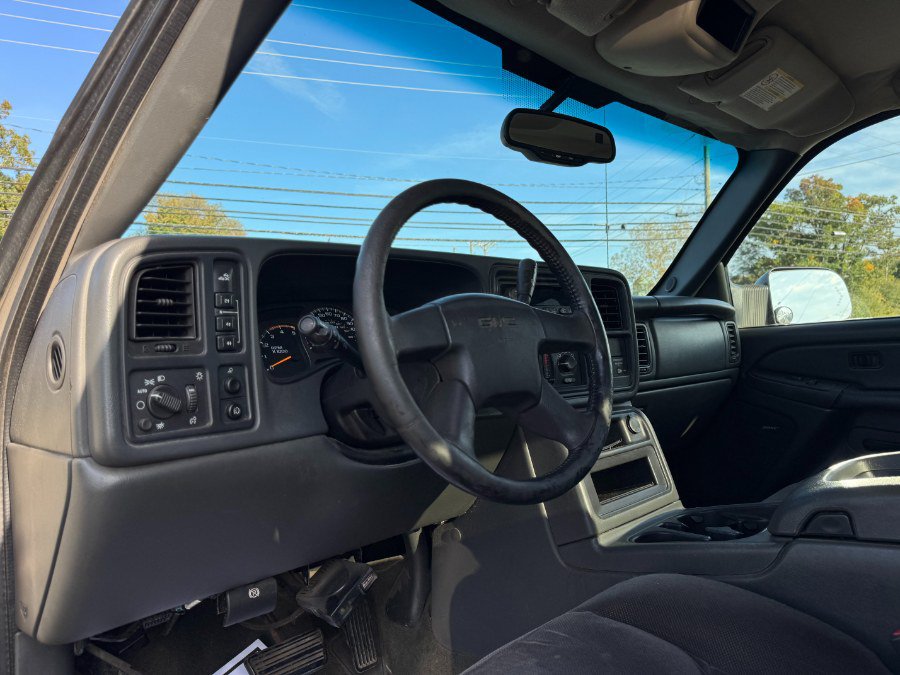 Used 2004 GMC Sierra 3500 SLE w/ Heavy-Duty Power Package AWD/4WD image 14