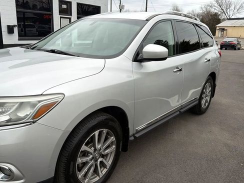 Used 2013 Nissan Pathfinder SL image 11