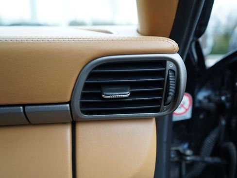 Used 2005 Porsche 911 Carrera image 73