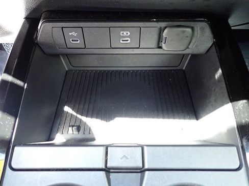 Used 2024 Toyota Prius Prime FWD image 26