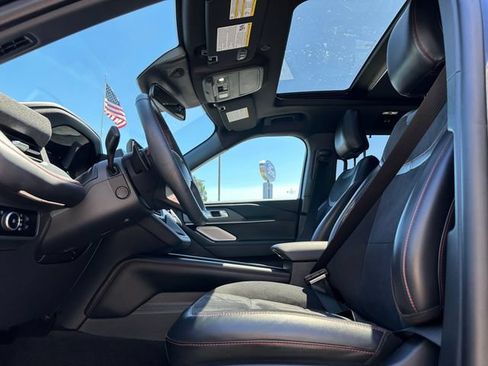 Certified 2025 Ford Explorer ST AWD/4WD image 10