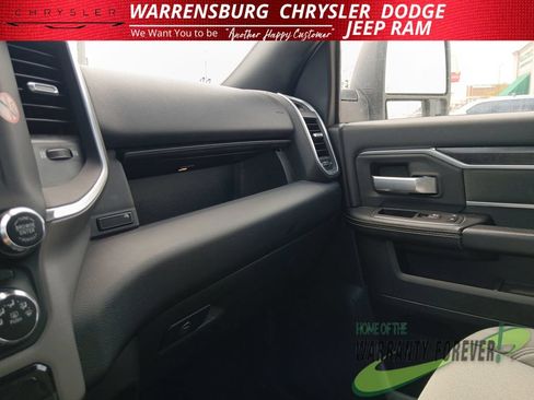 Used 2024 RAM 2500 Big Horn AWD/4WD image 25