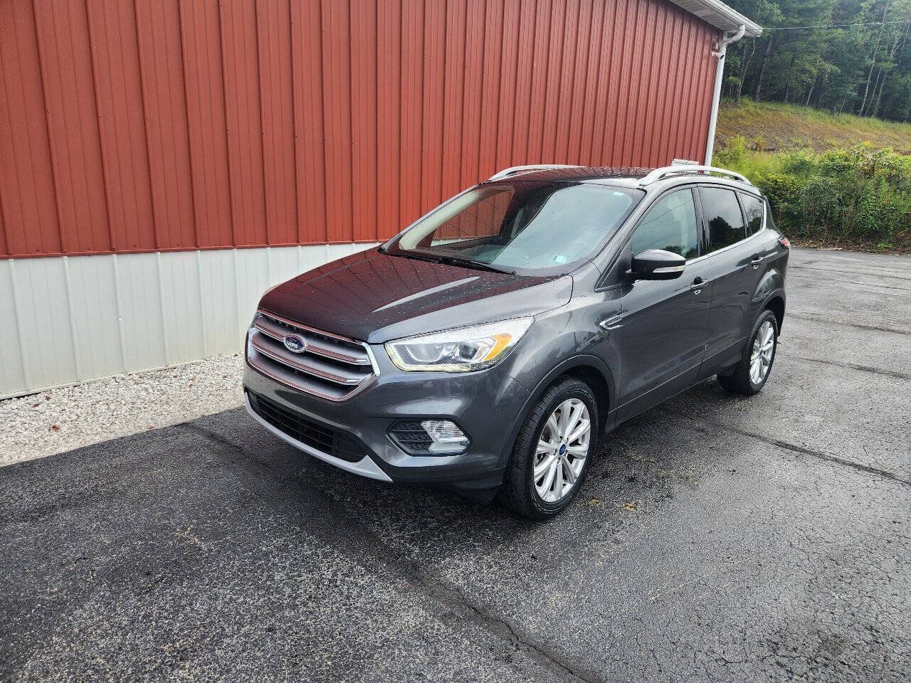 Used 2017 Ford Escape Titanium AWD/4WD image 3