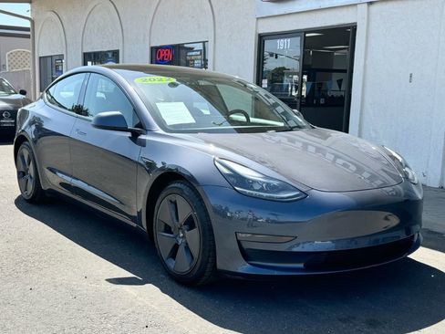 Used 2022 Tesla Model 3 Long Range image 1