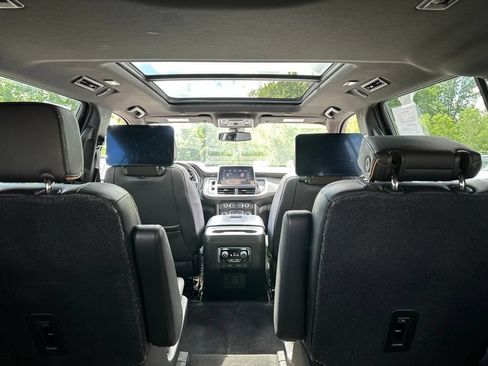 Used 2021 GMC Yukon XL AT4 w/ AT4 Premium Plus Package AWD/4WD image 39
