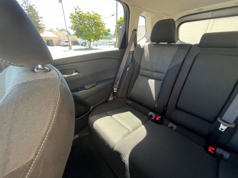 Used 2025 Nissan Rogue SV FWD image 41