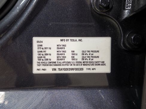 Used 2024 Tesla Model Y Long Range RWD image 27