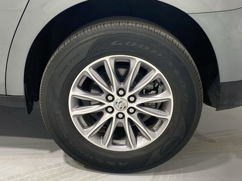 Used 2024 Buick Enclave Premium image 31