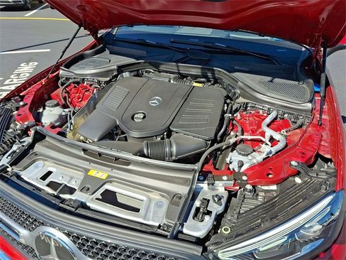 Used 2025 Mercedes-Benz GLC 300 4MATIC image 28
