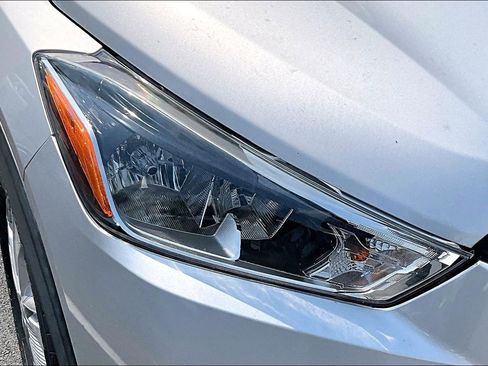 Used 2020 Nissan Kicks S FWD image 28