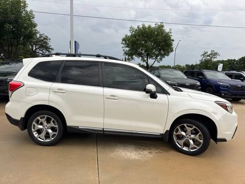Used 2017 Subaru Forester 2.5i Touring AWD/4WD image 2