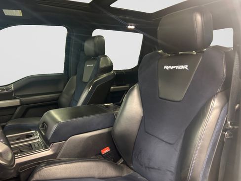 Used 2019 Ford F150 Raptor w/ Equipment Group 802A Luxury AWD/4WD image 9
