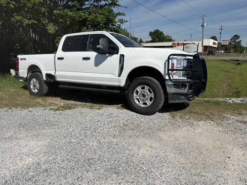 Used 2025 Ford F250 XLT AWD/4WD image 1