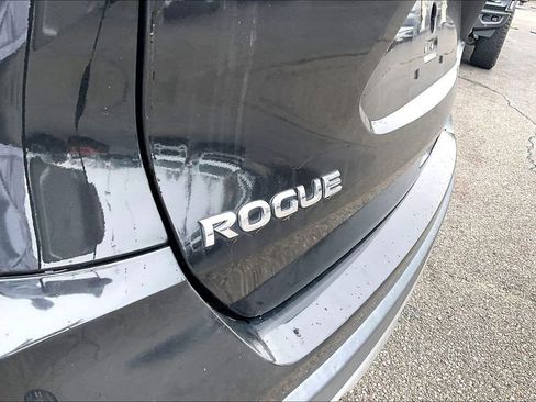 Used 2018 Nissan Rogue S image 7