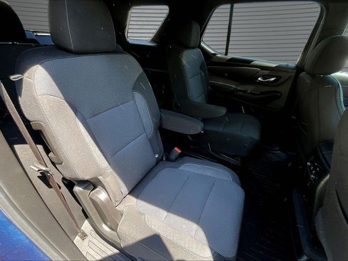 Used 2022 Chevrolet Traverse LT AWD/4WD image 16