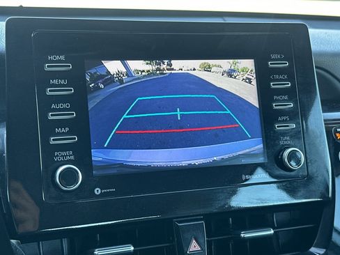 Used 2022 Toyota Camry SE image 19