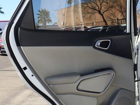 Used 2020 Kia Soul S image 29