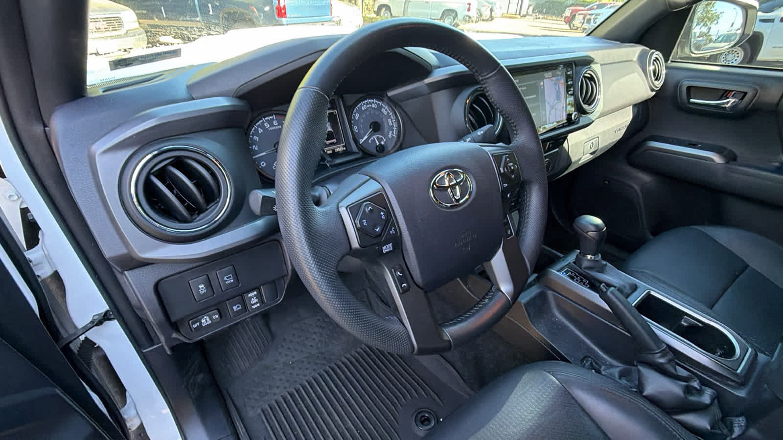 Used 2023 Toyota Tacoma TRD Sport w/ TRD Premium Sport Package AWD/4WD image 10